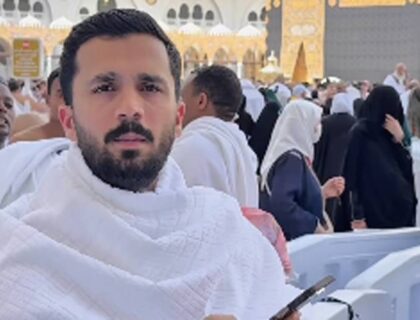 رجب بٹ نے خانہ کعبہ کے سامنے معافی مانگتے ہوئے ویڈیو جاری کر دی