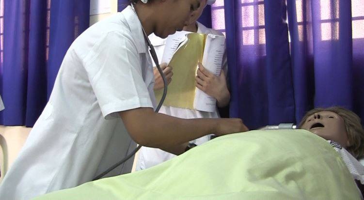 امریکہ میں دائی ایسا نیٹ ورک چلاتے ہوئے پکڑی گئی کہ ہنگامہ برپا ہوگیا