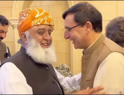 پی ٹی آئی اور جے یو آئی کے درمیان مذاکرات، رمضان سے ہی جدوجہد شروع کرنے پر اتفاق