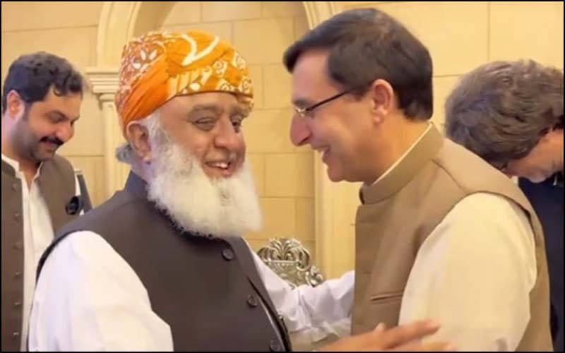 پی ٹی آئی اور جے یو آئی کے درمیان مذاکرات، رمضان سے ہی جدوجہد شروع کرنے پر اتفاق